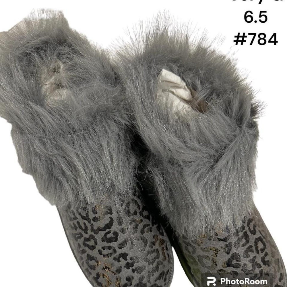 New Very‎ G  Gray Leopard Print Faux Fur Boots Size 6.5